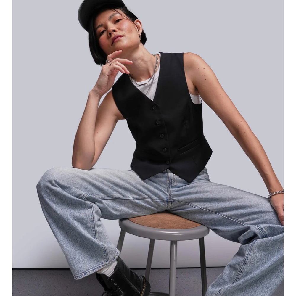 WILDFANG EMPOWER VEST SIZE XS BLACK COLOR